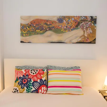 Flat Apartment *