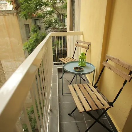 Flat Apartment *