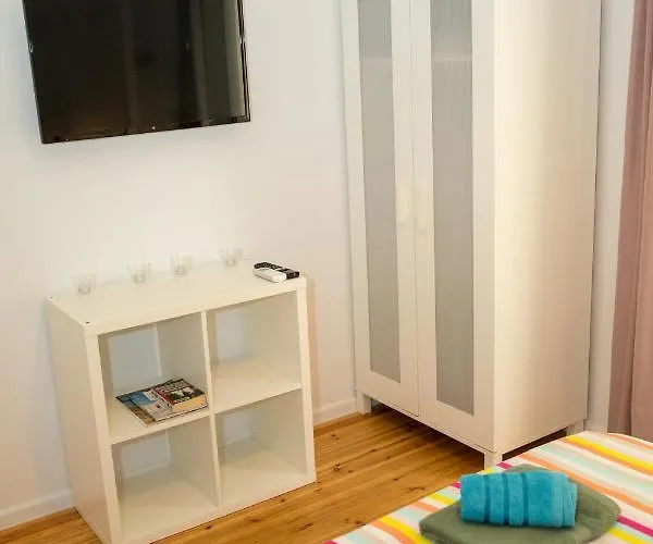 Flat * 塞萨洛尼基