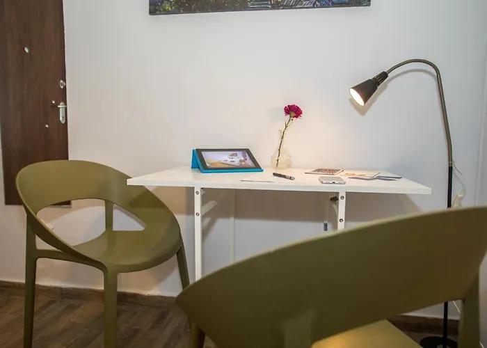 Flat * 塞萨洛尼基